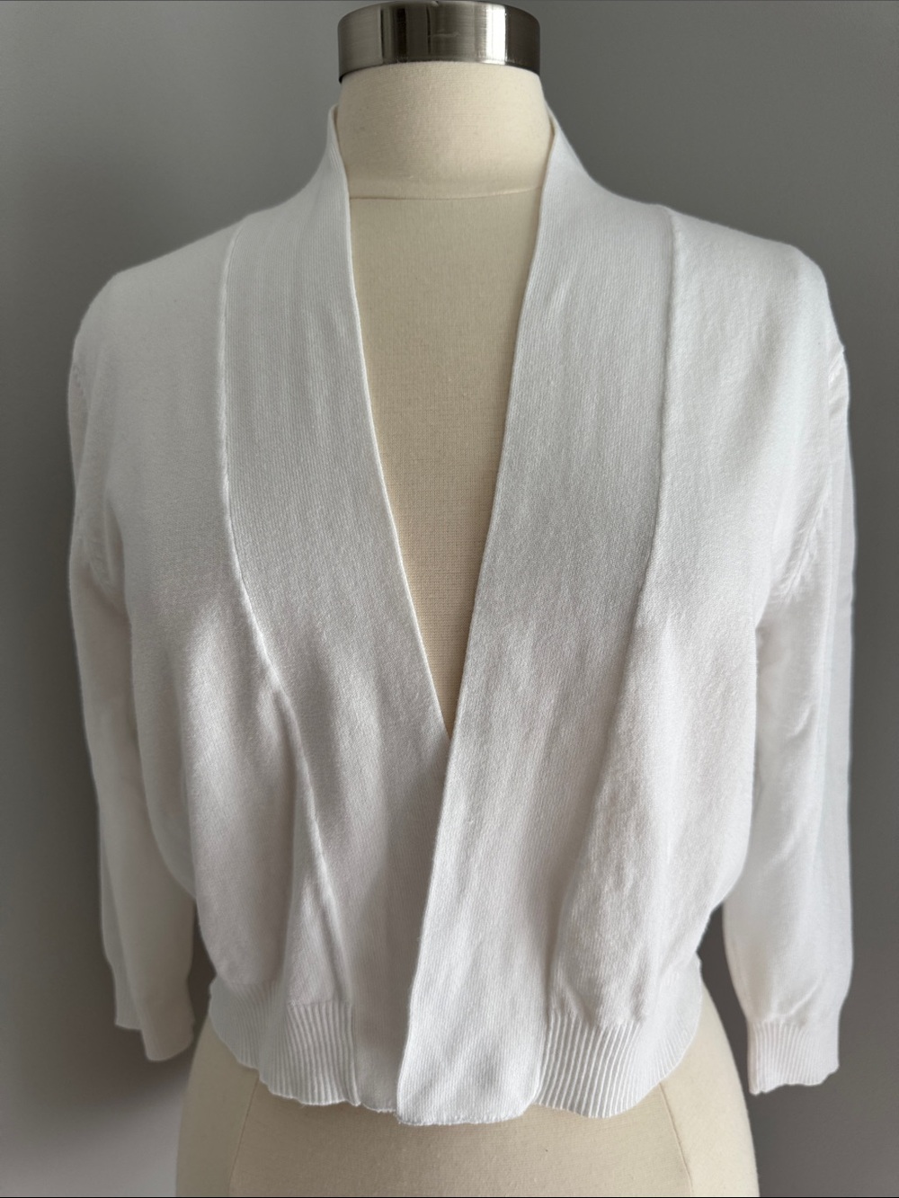Carre Noir Women’s Bolero Cardi Sweater - White, Size L